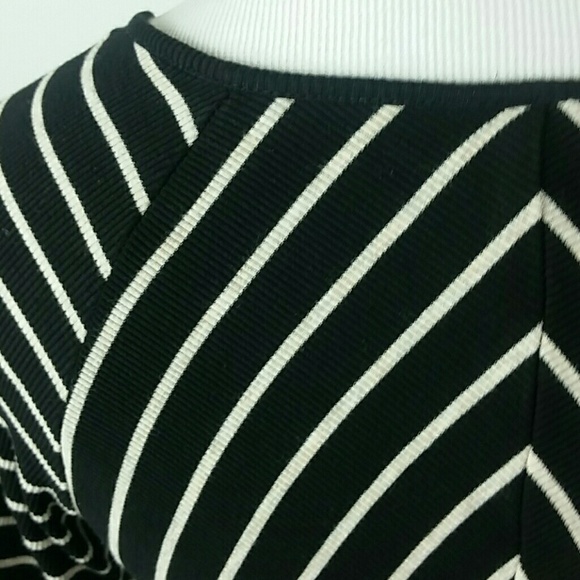 JESSICA SIMPSON l Striped Slim Knit Dress E1 - Picture 4 of 7